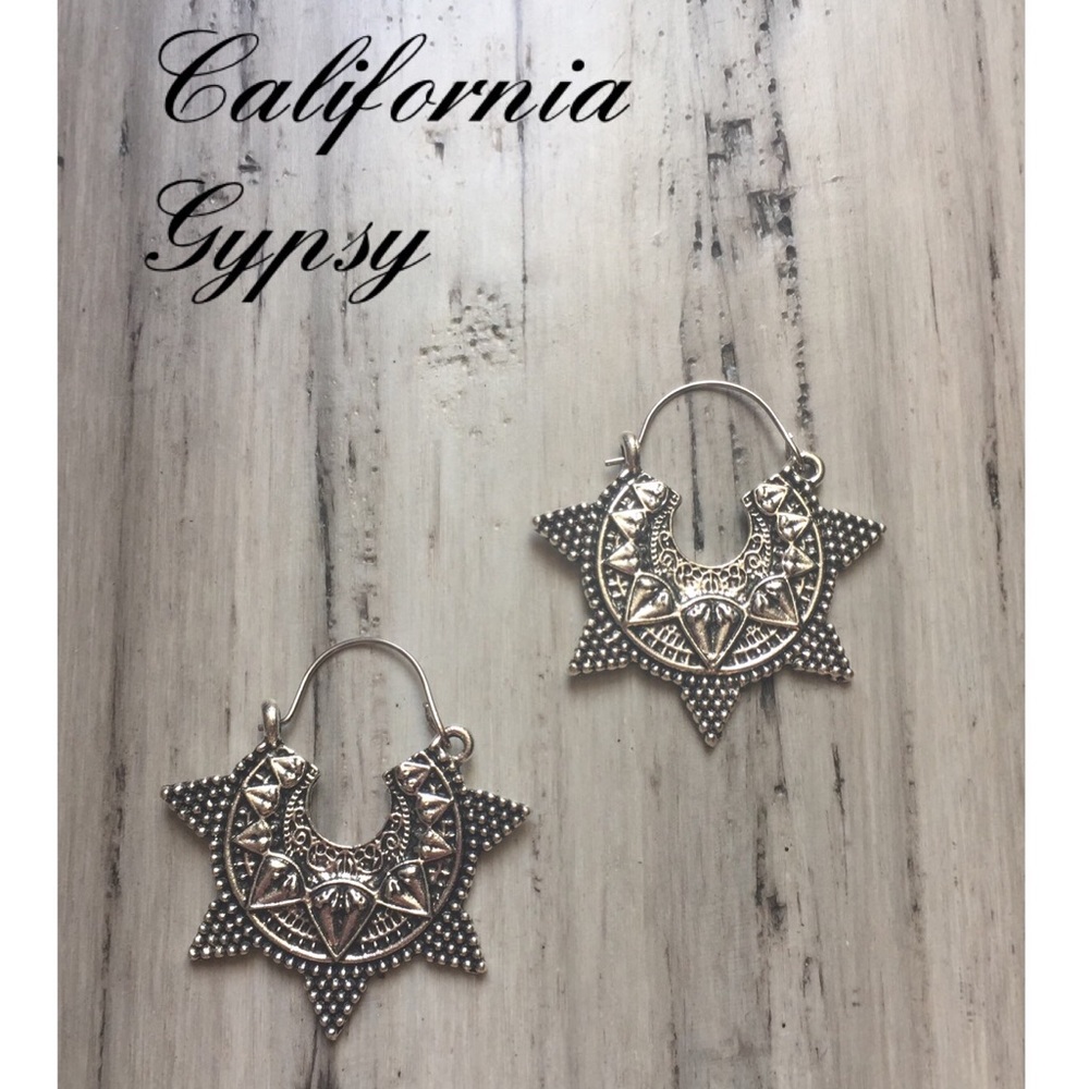 Boho indie festival etched silver hoop earrings🦋 - Picture 3 of 4
